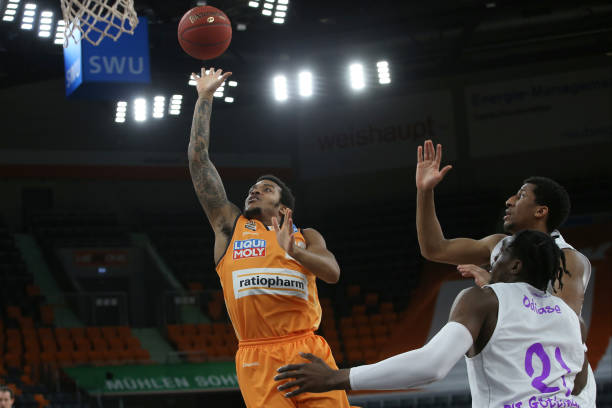 在喧闹的N 在喧闹的N