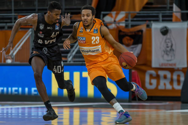 了他们在竞 了他们在竞