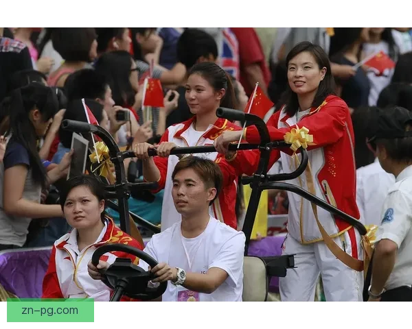 世界举重联赛：铸铁意志，挥洒汗水，勇往直前