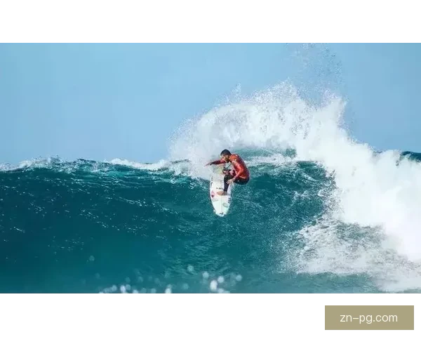 世界级冲浪赛，掀起海浪狂潮