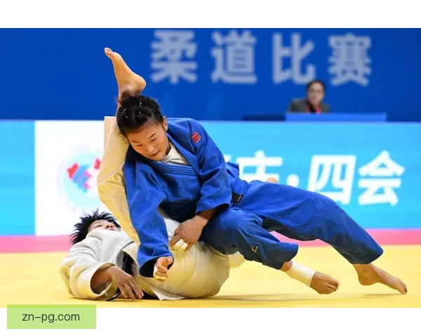 柔道比赛：巅峰对决，无惧拼搏，勇往直前