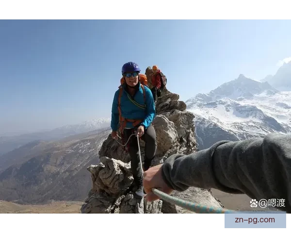 攀登高峰:征服自然的挑战与奇迹 攀登高峰:征服自然的挑战与奇迹