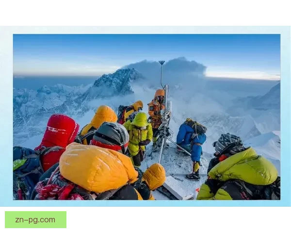 登山联赛：挑战高峰 